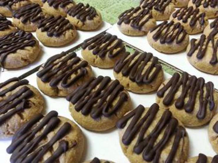 Low Carb Chocolate Drizzled Peanut Butter Cookies