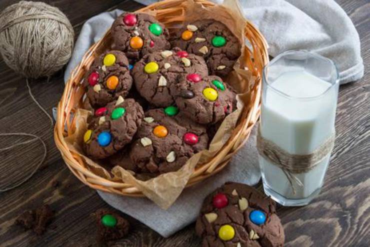Air Fryer 10 Minute Chocolate Smartie Cookies