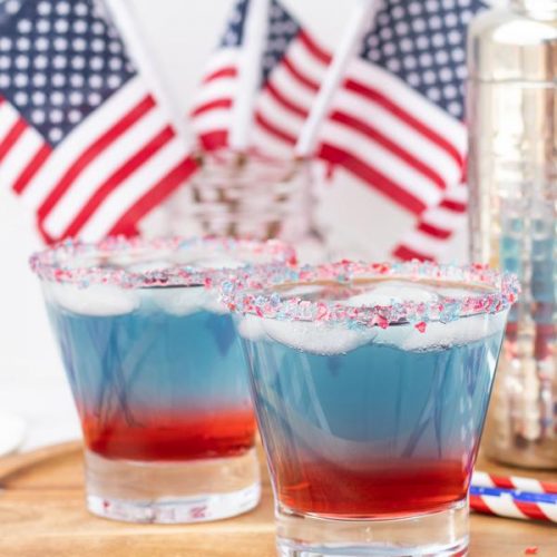 alcohol-drinks-red-white-and-blue-layered-cocktail-drink