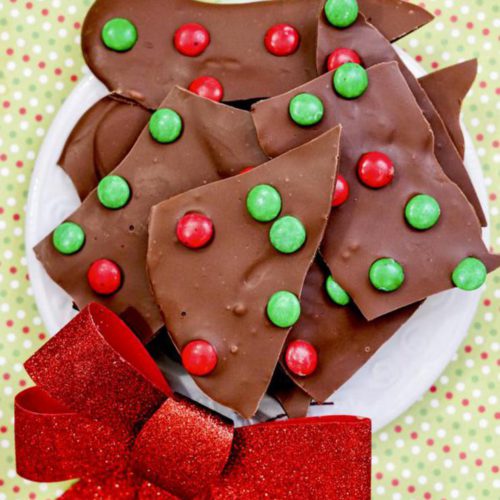 Easy Christmas M & M Candy Bark - Homemade Christmas Candy Idea – Desserts – Quick – Party Food Recipe
